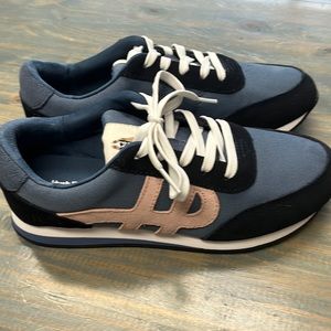 Womens hush puppies sneakers size 8